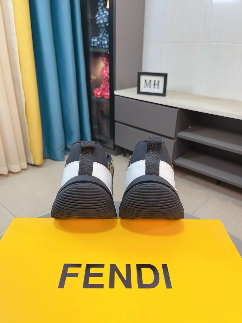 Men's Men's Shoes 💰438🌹🌹[fendi] Fendi's classic and comfortable men's, this complex sneaker is made of soft calfskin➕genuine leather lining➕original ultra-light rubber material with rough outsole. This unique light style is suitable for the casual and refined sensibility of this season. It is comfortable and natural on the feet. It is an everyday style for casual travel in autumn and winter! 38/44